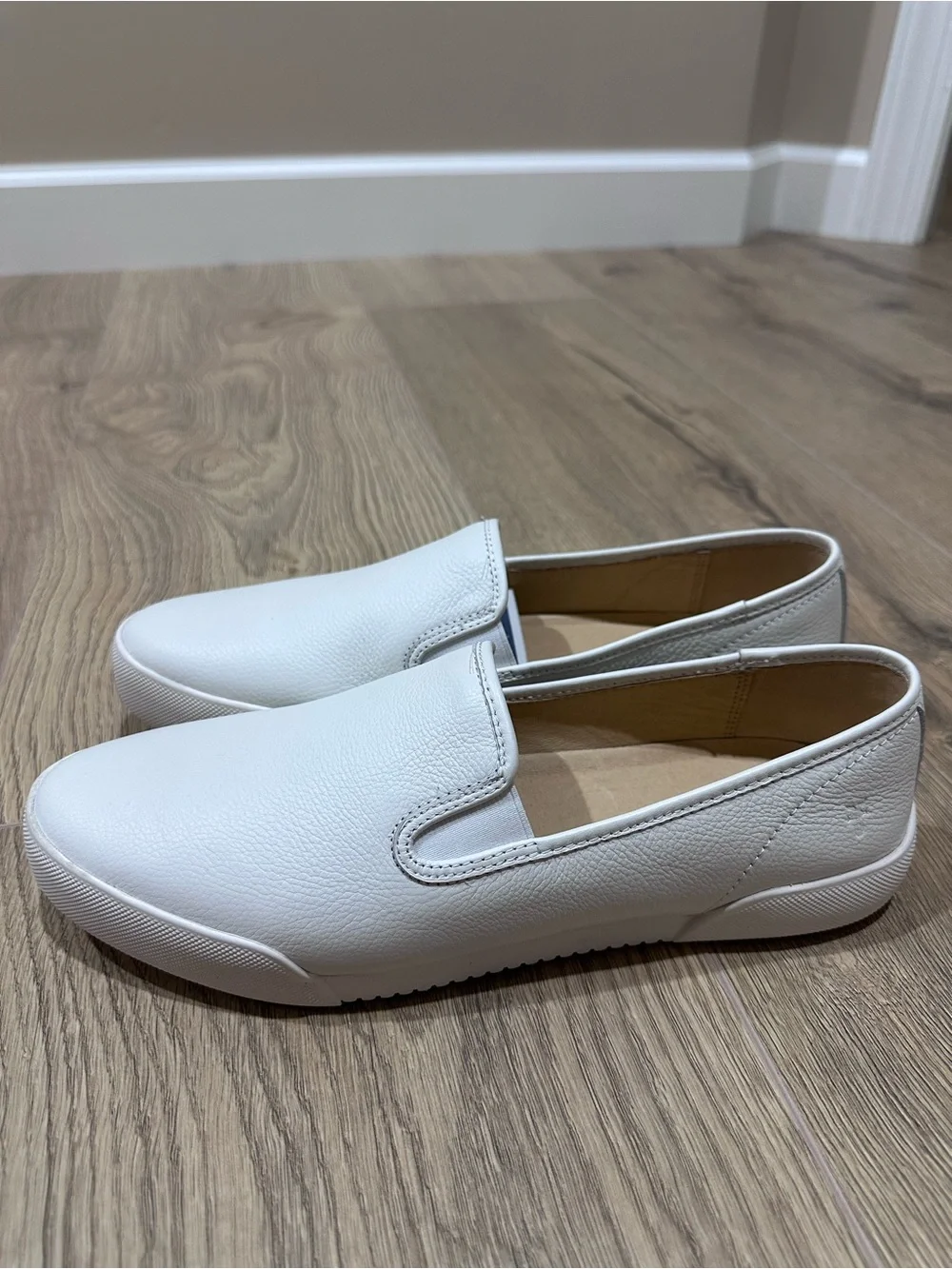 NWT Frye Classic Slip-On Women's Leather Sneakers - White Size 10